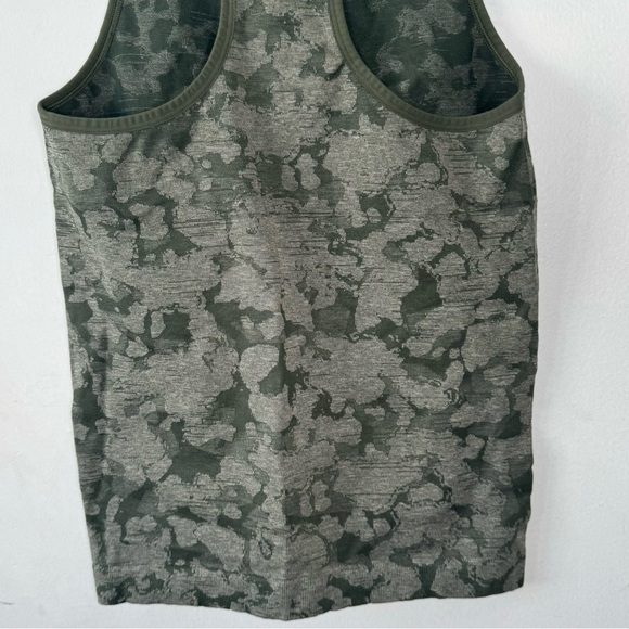 Gymshark Adapt Camo Seamless Tank - Picture 9 of 14